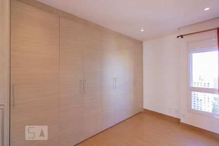 Closet Suíte 1 de apartamento para alugar com 2 quartos, 169m² em Itaim Bibi, São Paulo
