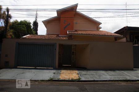 Apartamento para alugar com 25m², 1 quarto e 1 vaga Apartamento para alugar com 25m², 1 quarto e 1 vagaFachada