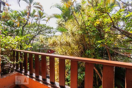 Varanda de casa à venda com 4 quartos, 300m² em Jardim Leonor, São Paulo