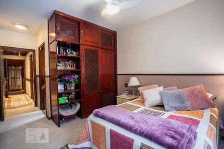 Casa à venda com 300m², 4 quartos e 5 vagasSuíte Master