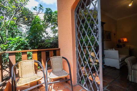 Varanda de casa à venda com 4 quartos, 300m² em Jardim Leonor, São Paulo