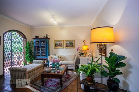 Sala de casa à venda com 4 quartos, 300m² em Jardim Leonor, São Paulo