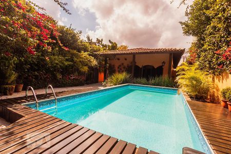 Casa à venda com 300m², 4 quartos e 5 vagasÁrea Externa