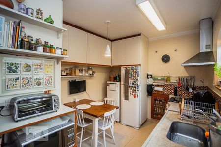 Casa à venda com 300m², 4 quartos e 5 vagasCozinha