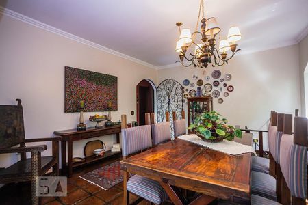 Sala de casa à venda com 4 quartos, 300m² em Jardim Leonor, São Paulo