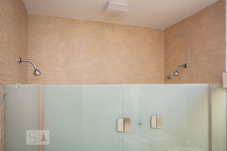 Casa à venda com 300m², 4 quartos e 5 vagasBanheiro dos quartos