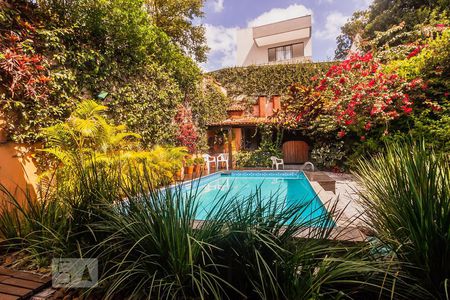 Casa à venda com 300m², 4 quartos e 5 vagasVista suíte master