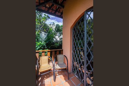 Casa à venda com 300m², 4 quartos e 5 vagasVaranda