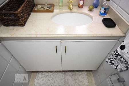 Apartamento para alugar com 74m², 2 quartos e 1 vaga Apartamento para alugar com 74m², 2 quartos e 1 vagaPia do banheiro