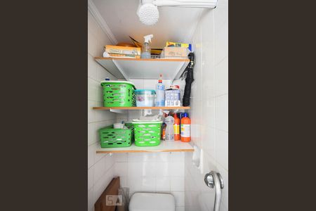 Apartamento para alugar com 74m², 2 quartos e 1 vaga Apartamento para alugar com 74m², 2 quartos e 1 vagaBanheiro de Serviço