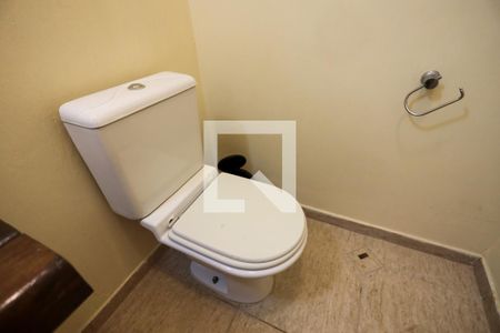 Casa de condomínio para alugar com 350m², 4 quartos e 2 vagasLavabo 