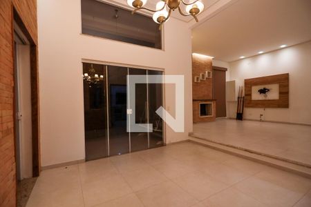 Sala de casa de condomínio para alugar com 4 quartos, 350m² em São Paulo Ii, Cotia