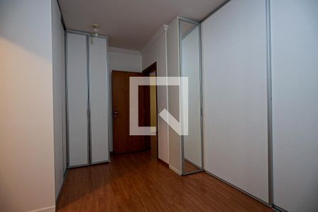 Casa de condomínio para alugar com 350m², 4 quartos e 2 vagasSuíte 2