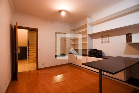 Casa de condomínio para alugar com 350m², 4 quartos e 2 vagasEscritório 