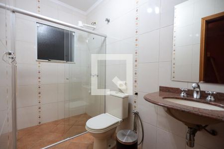 Casa de condomínio para alugar com 350m², 4 quartos e 2 vagasBanheiro 