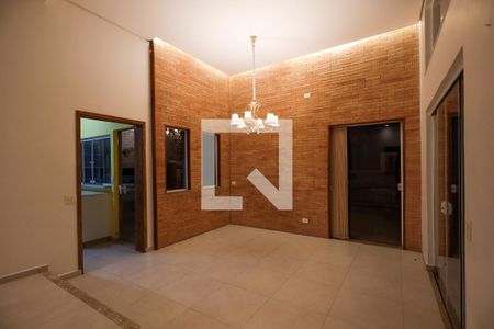 Sala de casa de condomínio para alugar com 4 quartos, 350m² em São Paulo Ii, Cotia