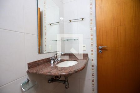 Casa de condomínio para alugar com 350m², 4 quartos e 2 vagasBanheiro 