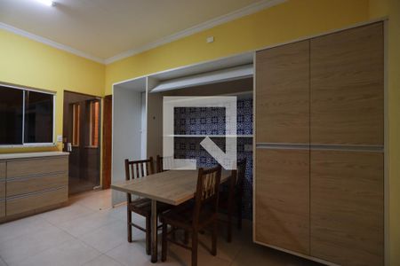 Casa de condomínio para alugar com 350m², 4 quartos e 2 vagasCozinha 