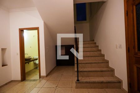 Casa de condomínio para alugar com 350m², 4 quartos e 2 vagasSala