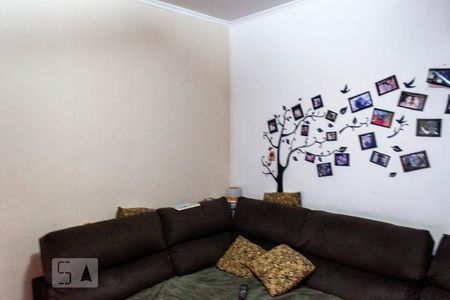 Casa à venda com 150m², 5 quartos e 2 vagasSala - Fundos