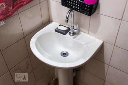 Casa à venda com 150m², 5 quartos e 2 vagasBanheiro Social - Fundos