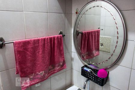 Casa à venda com 150m², 5 quartos e 2 vagasBanheiro Social - Fundos