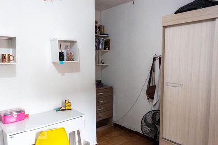 Casa à venda com 150m², 5 quartos e 2 vagasQuarto 2 - Fundos