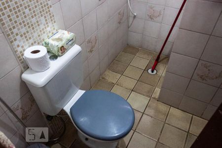 Casa à venda com 150m², 5 quartos e 2 vagasBanheiro Social - Fundos