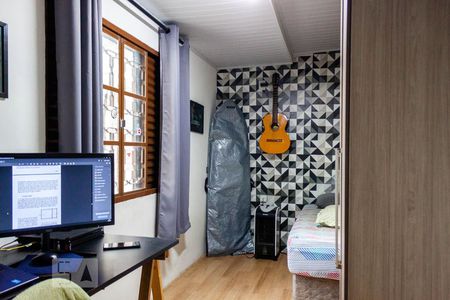 Casa à venda com 150m², 5 quartos e 2 vagasQuarto 3 - Fundos