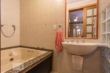 Apartamento para alugar com 112m², 3 quartos e 1 vaga Apartamento para alugar com 112m², 3 quartos e 1 vagaBanheiro da suite