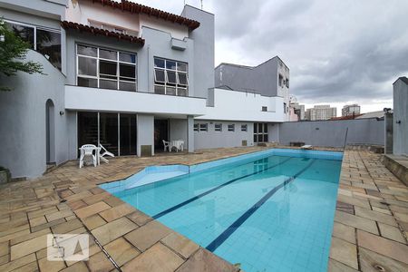 Casa para alugar com 780m², 4 quartos e 2 vagas Casa para alugar com 780m², 4 quartos e 2 vagasPiscina