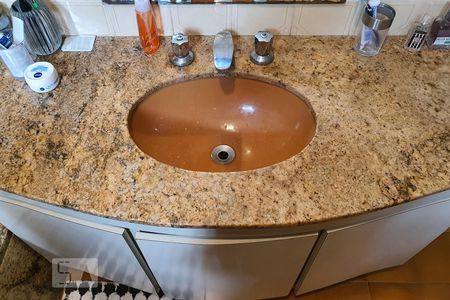 Casa para alugar com 780m², 4 quartos e 2 vagas Casa para alugar com 780m², 4 quartos e 2 vagasBanheiro da suíte 3