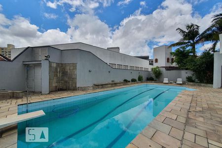 Casa para alugar com 780m², 4 quartos e 2 vagas Casa para alugar com 780m², 4 quartos e 2 vagasPiscina