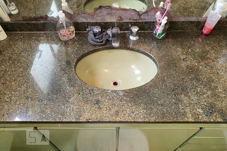 Casa para alugar com 780m², 4 quartos e 2 vagas Casa para alugar com 780m², 4 quartos e 2 vagasBanheiro da suíte 1