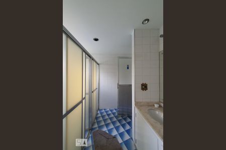 Casa para alugar com 780m², 4 quartos e 2 vagas Casa para alugar com 780m², 4 quartos e 2 vagasVestiário masculino