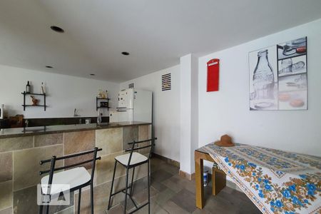 Casa para alugar com 780m², 4 quartos e 2 vagas Casa para alugar com 780m², 4 quartos e 2 vagasSalão da piscina