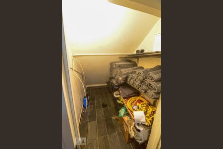 Casa à venda com 246m², 3 quartos e 4 vagasQuarto de Serviço