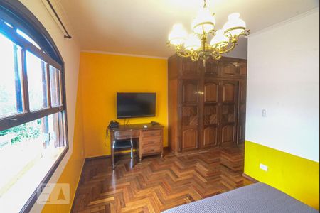Casa à venda com 246m², 3 quartos e 4 vagasSuíte