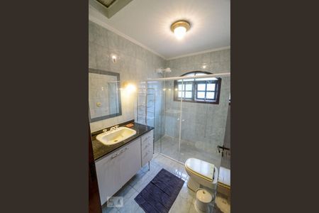 Casa à venda com 246m², 3 quartos e 4 vagasBanheiro da Suíte