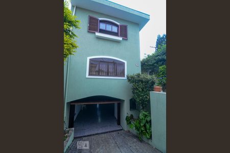 Casa à venda com 246m², 3 quartos e 4 vagasFachada