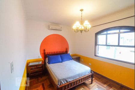 Casa à venda com 246m², 3 quartos e 4 vagasSuíte