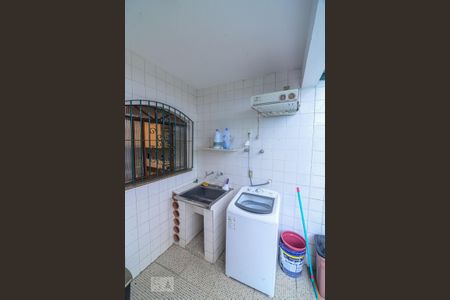 Casa à venda com 246m², 3 quartos e 4 vagasÁrea de Serviço