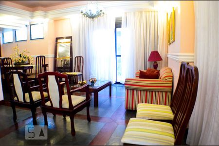 Sala de casa para alugar com 5 quartos, 800m² em Pituba, Salvador