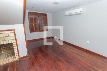 Sala 3 ambientes de casa para alugar com 3 quartos, 270m² em Vila Ipiranga, Porto Alegre