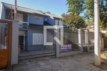 Casa à venda com 270m², 3 quartos e 3 vagas Casa à venda com 270m², 3 quartos e 3 vagasFachada