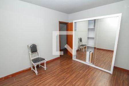 Casa à venda com 270m², 3 quartos e 3 vagas Casa à venda com 270m², 3 quartos e 3 vagasQuarto 3