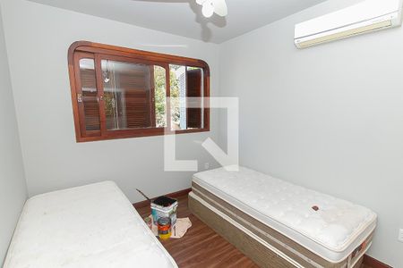 Casa à venda com 270m², 3 quartos e 3 vagas Casa à venda com 270m², 3 quartos e 3 vagasQuarto 2