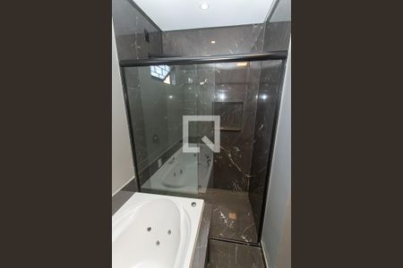 Casa à venda com 270m², 3 quartos e 3 vagas Casa à venda com 270m², 3 quartos e 3 vagasBanheiro da Suíte