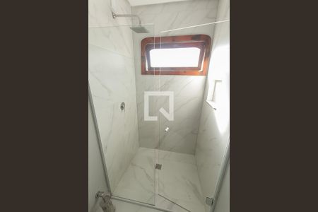 Casa à venda com 270m², 3 quartos e 3 vagas Casa à venda com 270m², 3 quartos e 3 vagasBanheiro