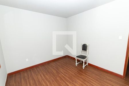 Casa à venda com 270m², 3 quartos e 3 vagas Casa à venda com 270m², 3 quartos e 3 vagasQuarto 3